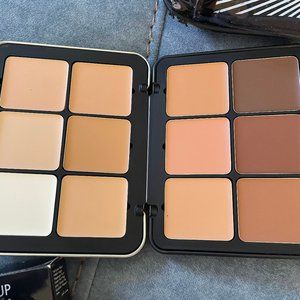 Make Up For Ever Foundation palette